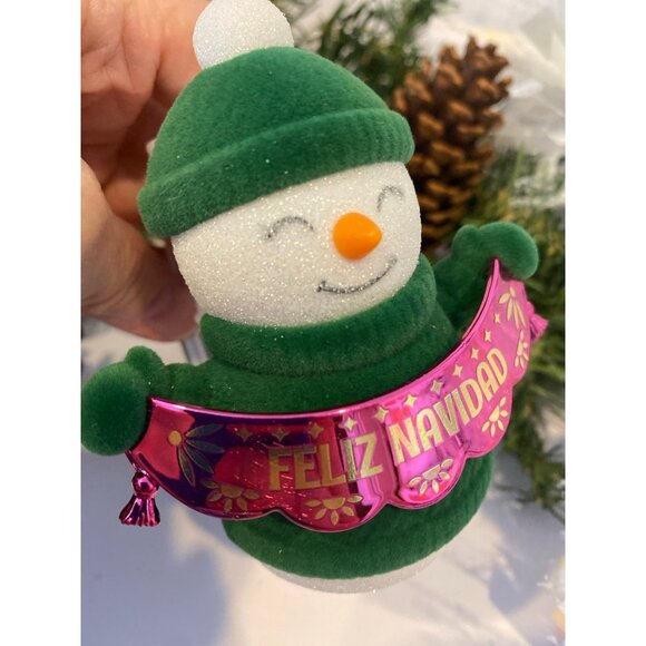 Bath & Body Works “Snowman” Feliz Navidad Holiday Light Up 24/7 Wallflower Plug - Picture 2 of 8